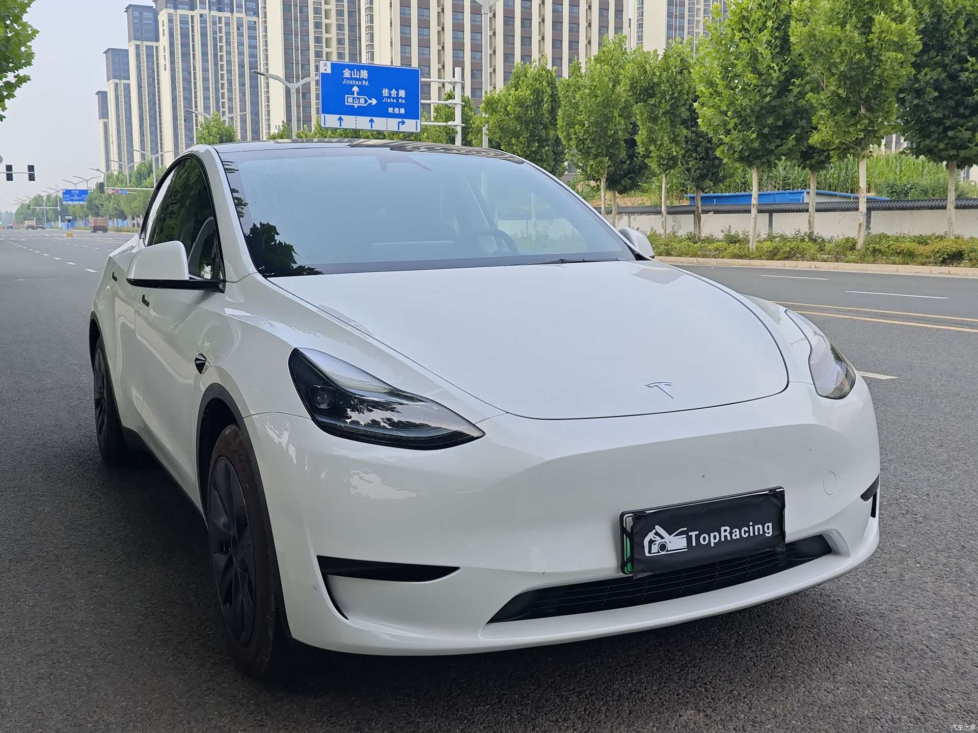 Tesla Model Y, 2024 3