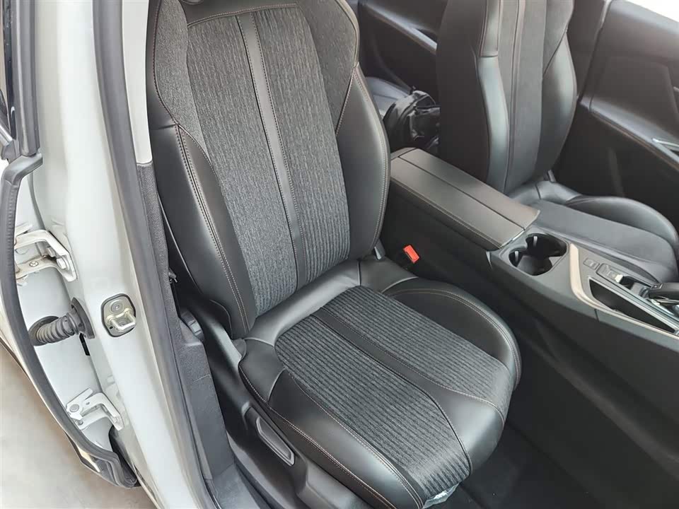 Peugeot 4008 Peugeot 4008