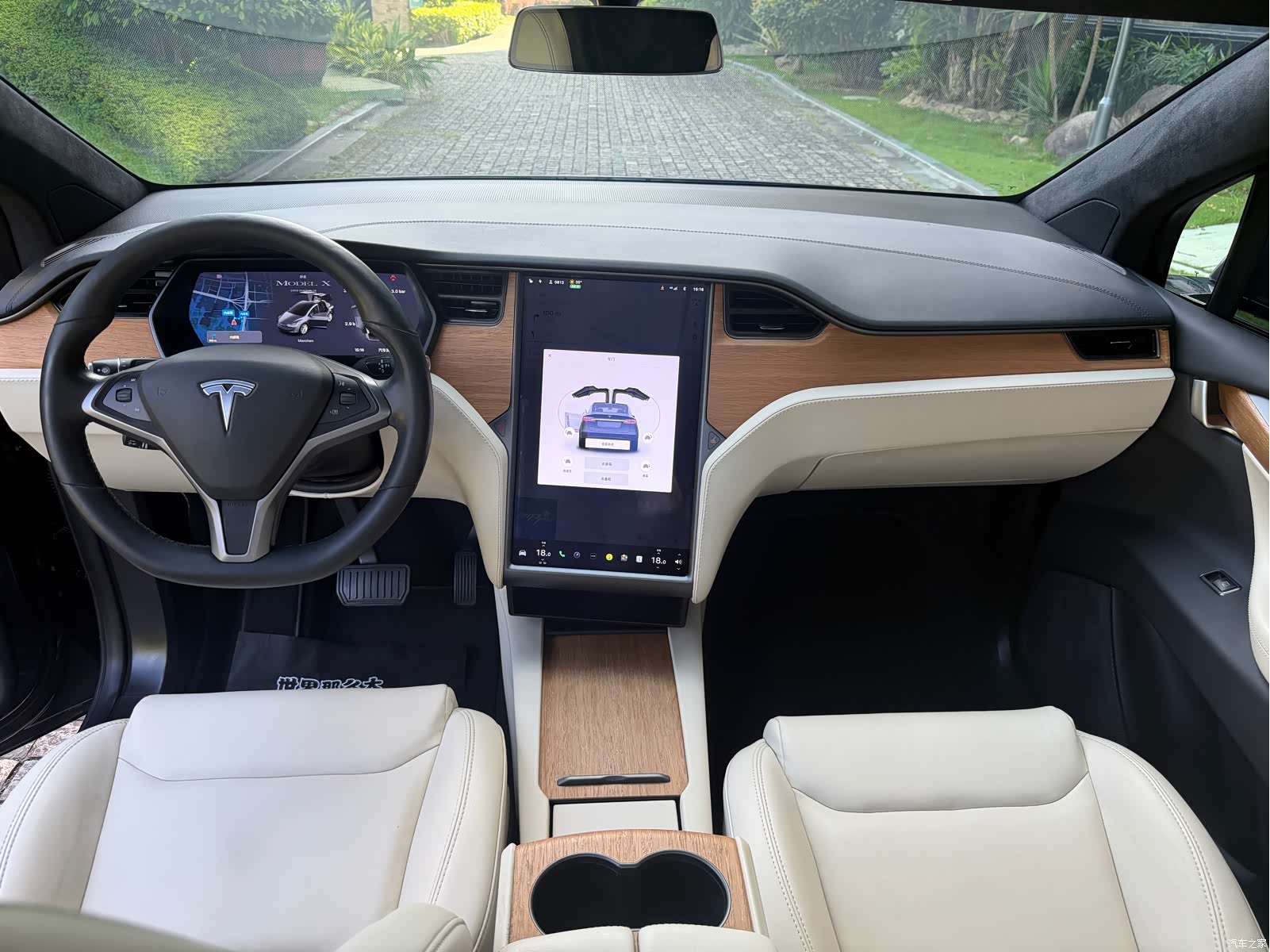 Tesla Model X, 2020 4