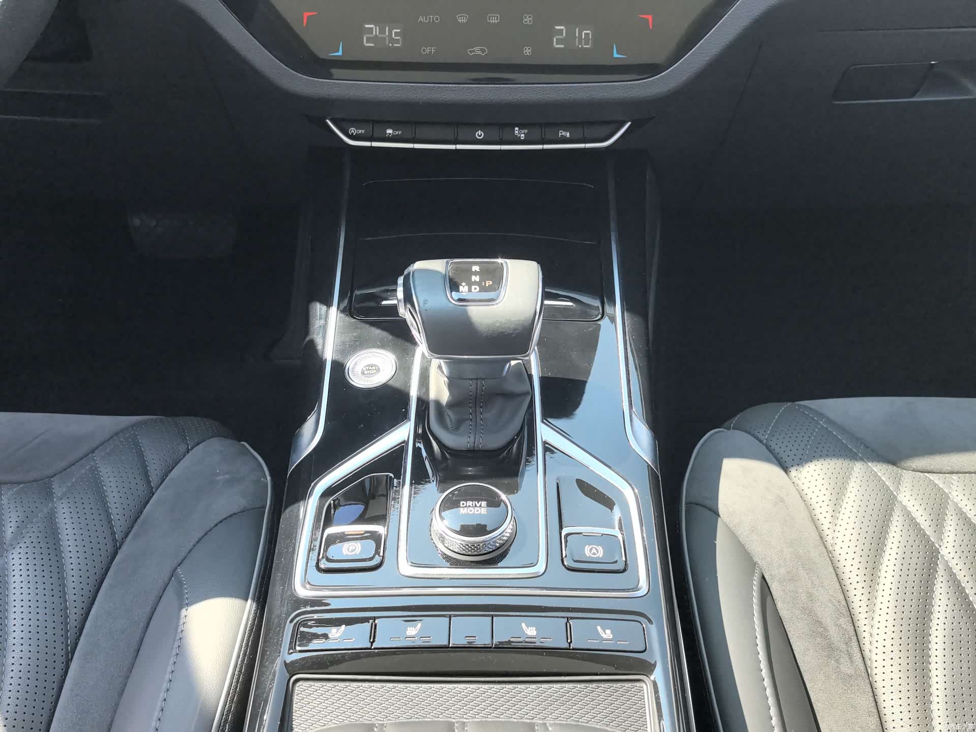 Hongqi HS5, 2022 15