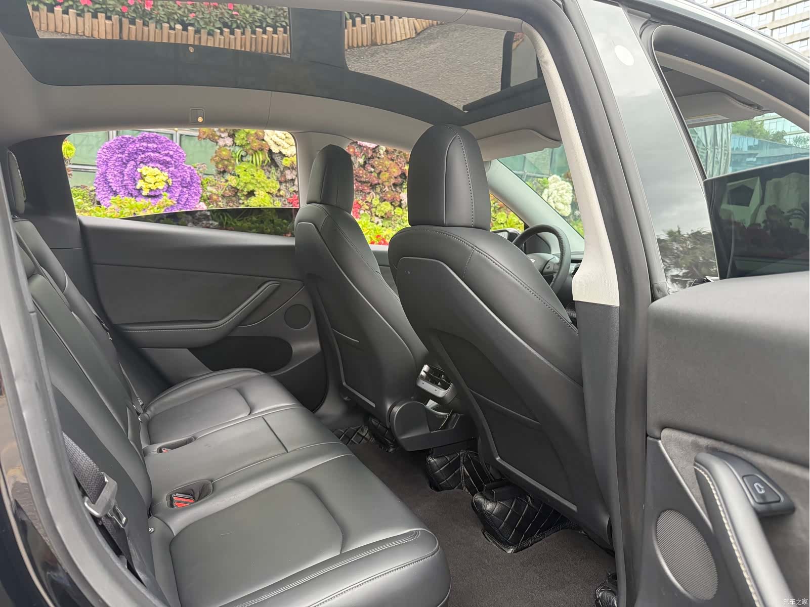 Tesla Model Y, 2021 10