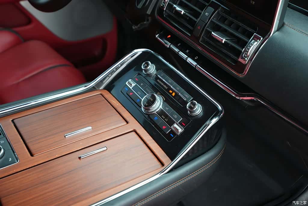 Lincoln Navigator, 2018 16