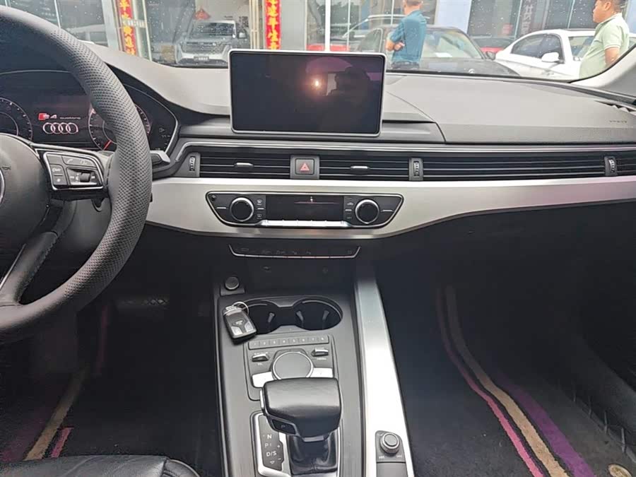 Audi A4L 2020, фото 13