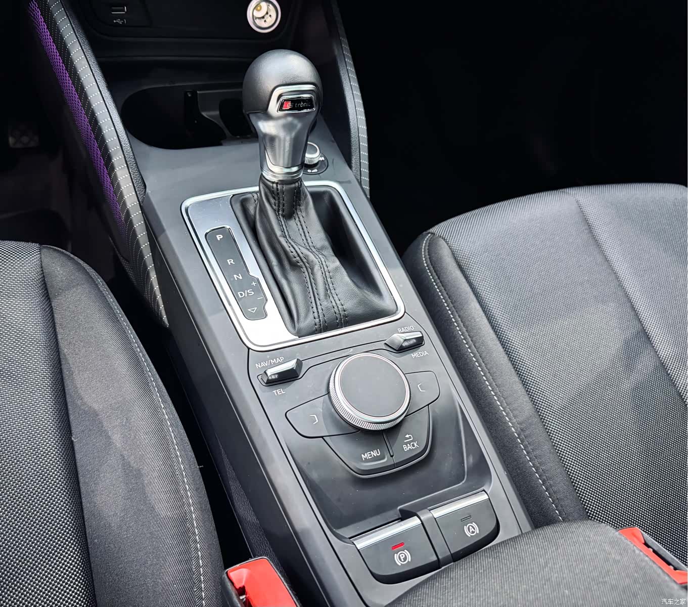 Audi Q2L, 2019 16