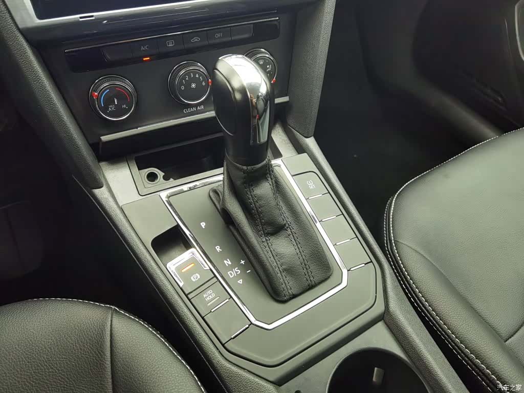 Volkswagen Lamando, 2016 13