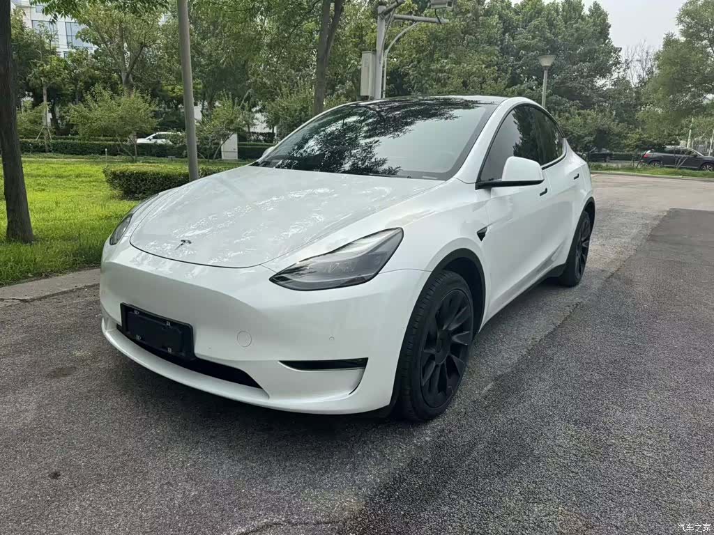 Tesla Model Y, 2021 1