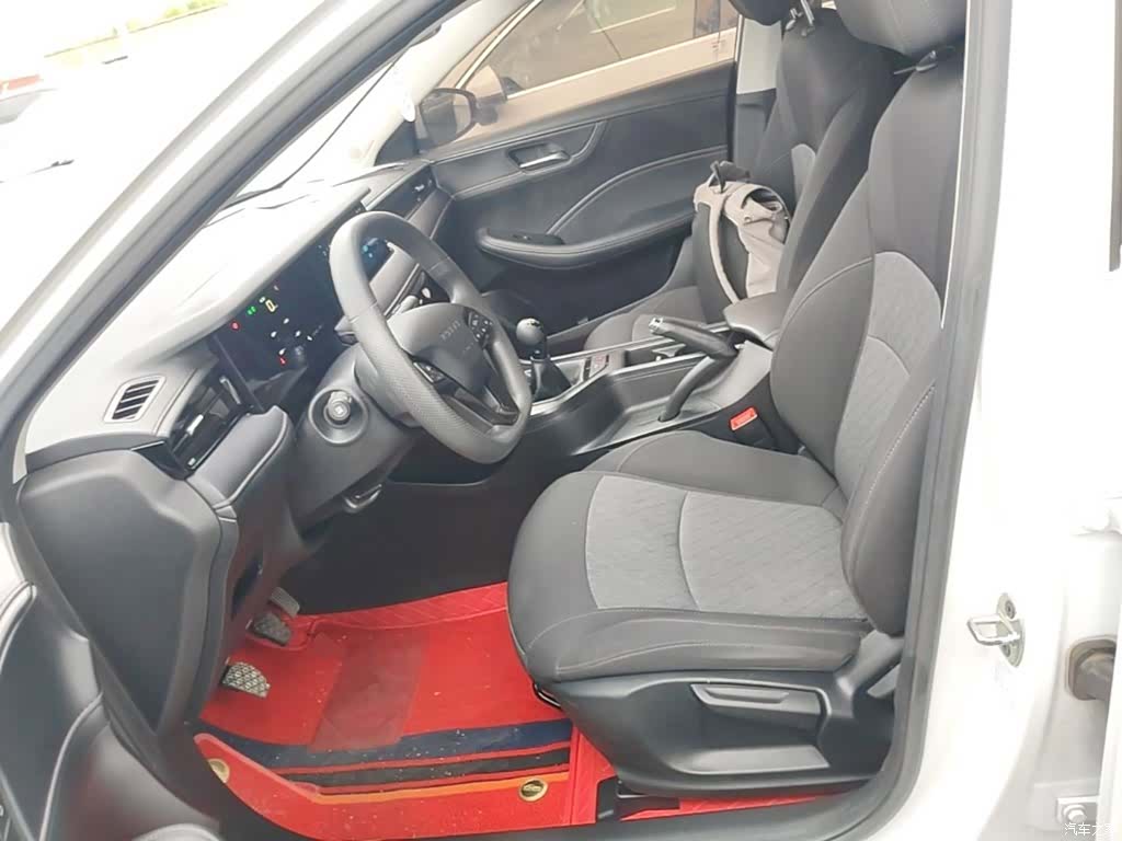 Roewe i5, 2024 15