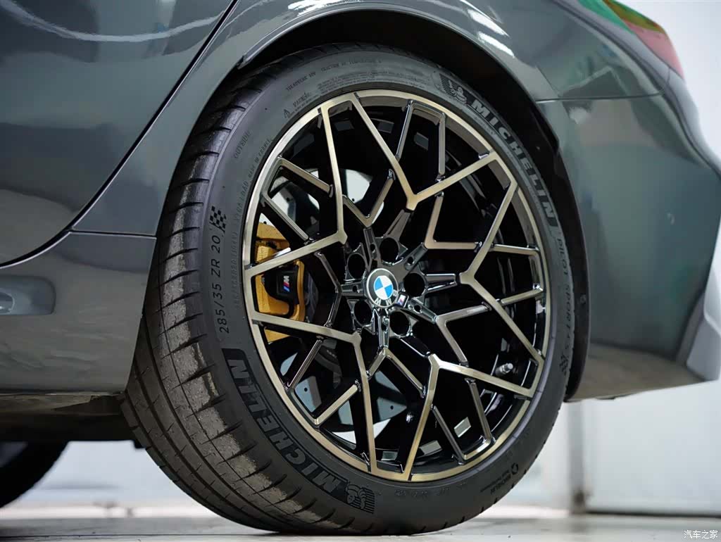 BMW M8, 2021 26