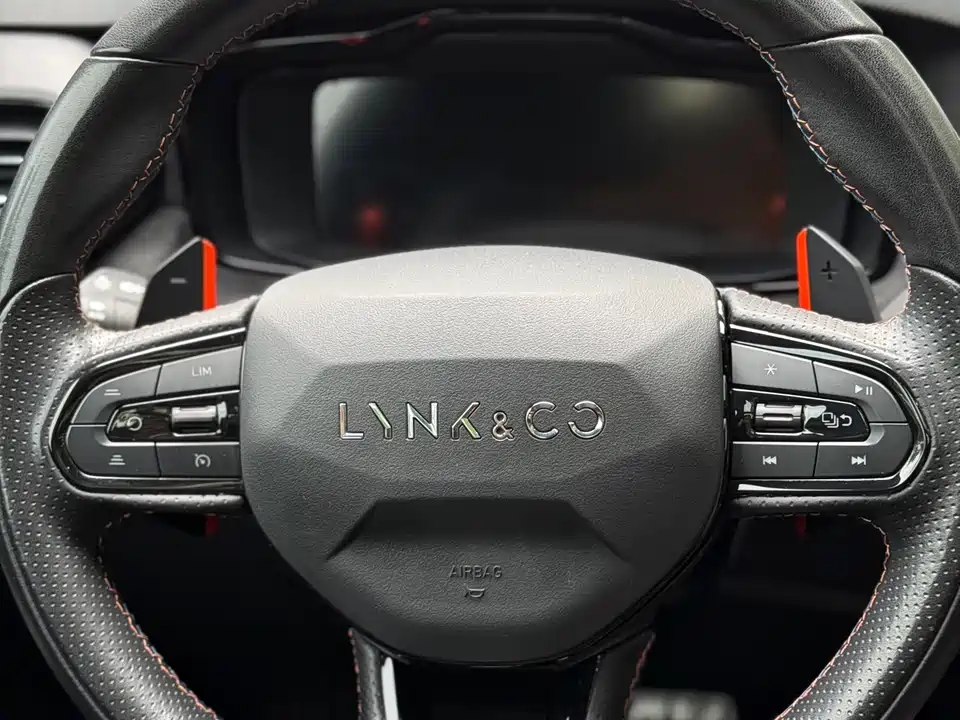 Lynk & Co 02 Hatchback