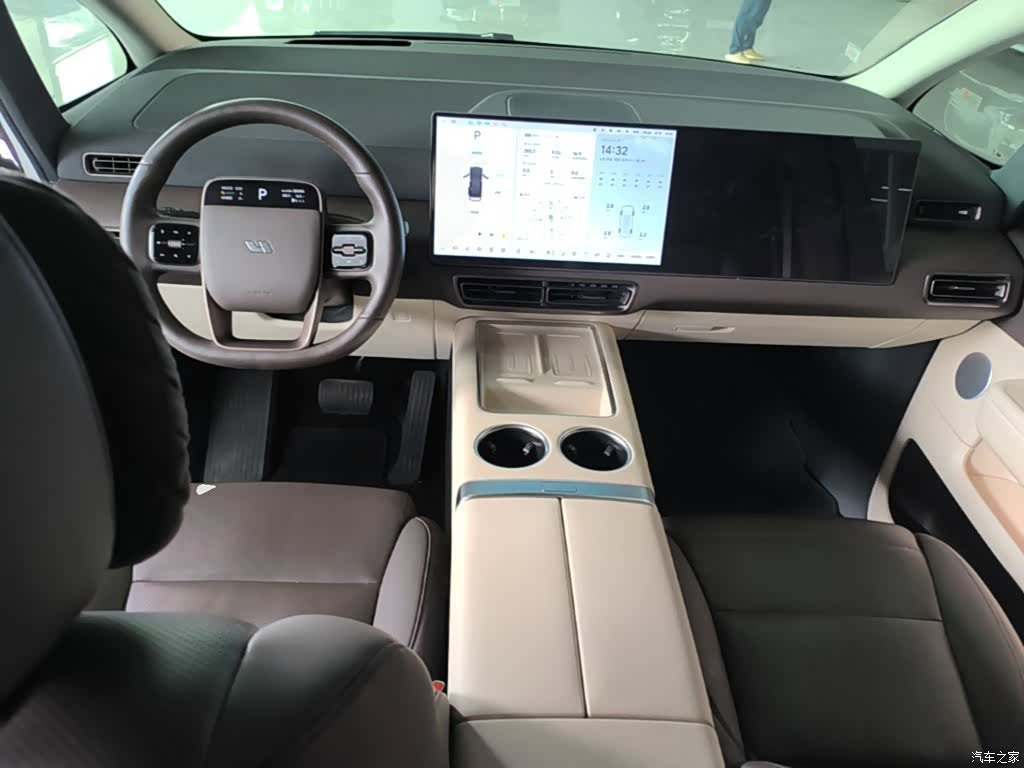 Li Auto MEGA, 2024 10