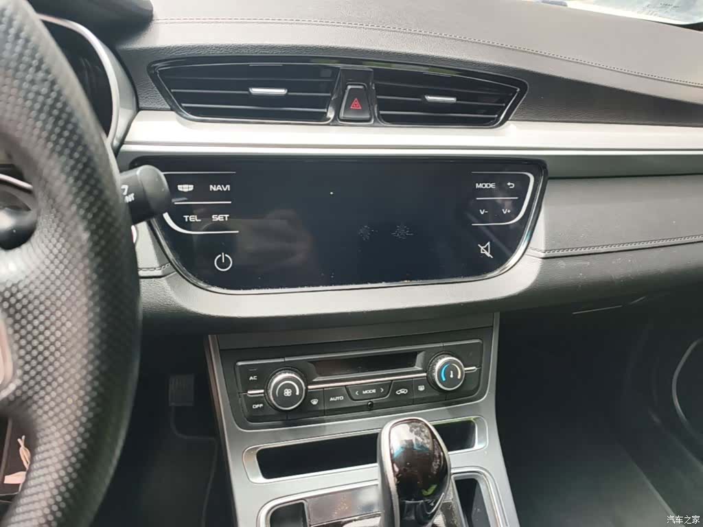 Geely Emgrand, 2018 13