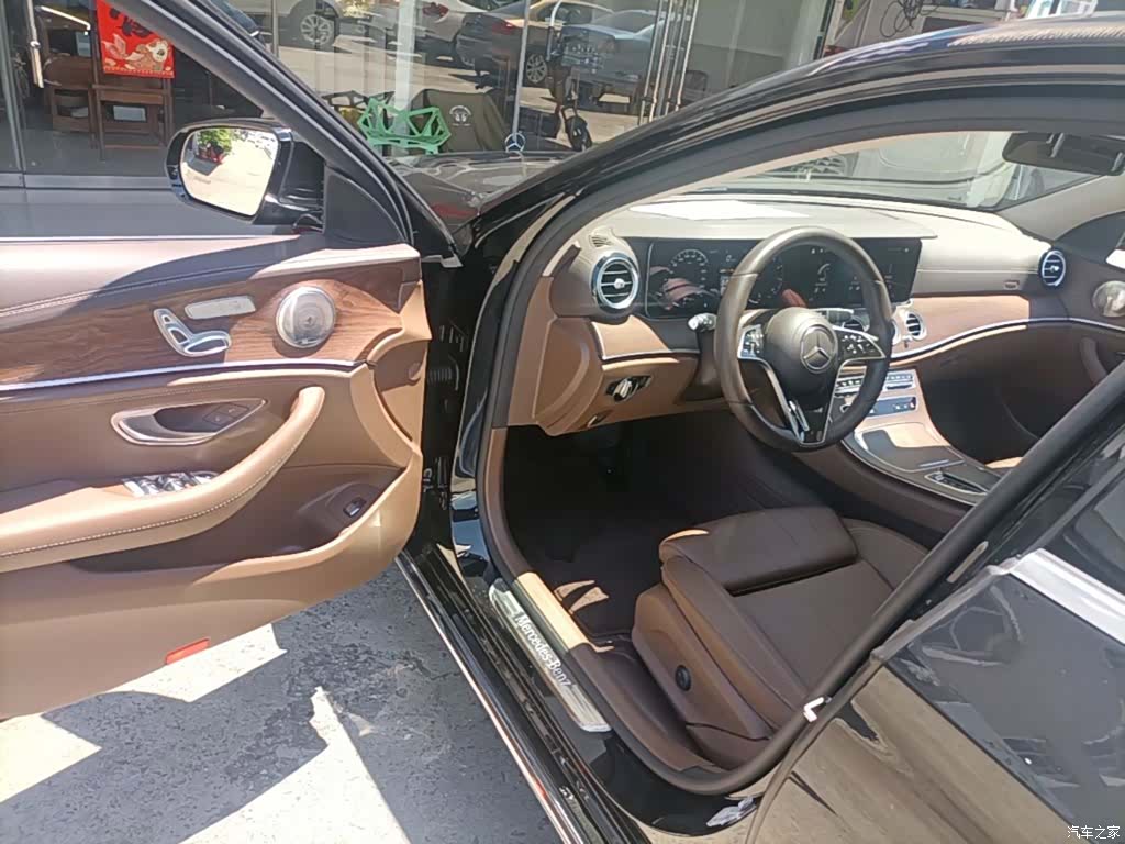 Mercedes-Benz E-Class, 2023 16