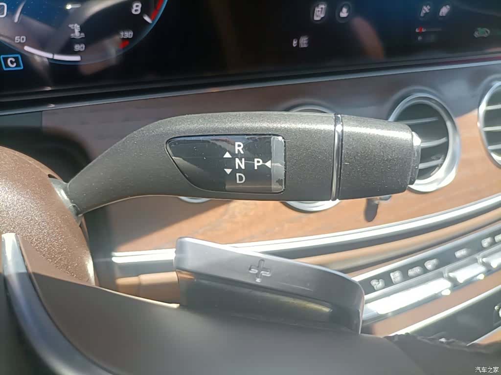 Mercedes-Benz E-Class, 2023 14