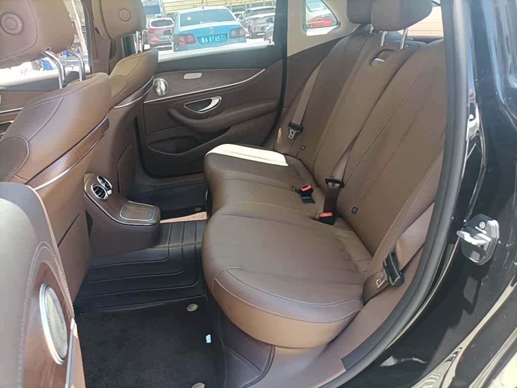 Mercedes-Benz E-Class, 2023 17