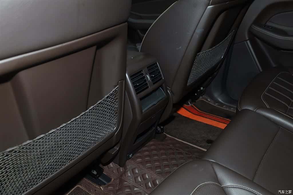 Mercedes-Benz GLS, 2018 21