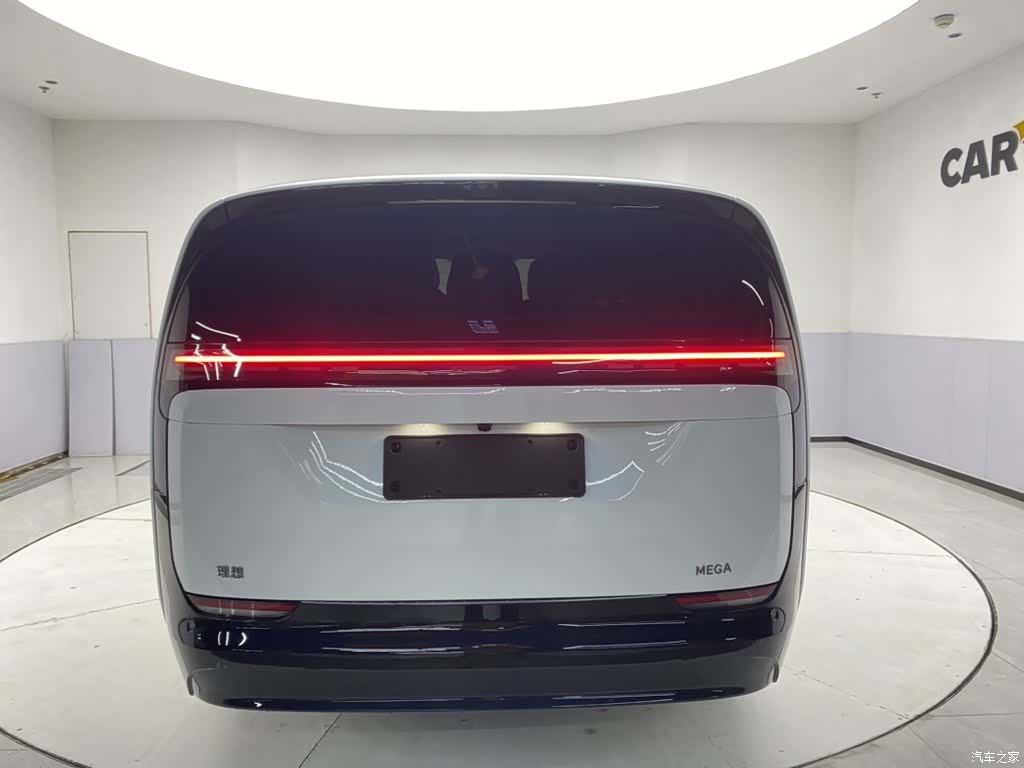 Li Auto MEGA, 2025 6