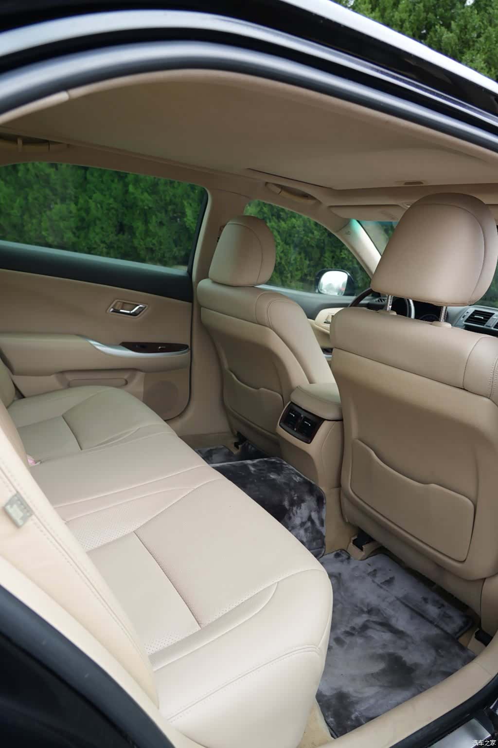 Toyota Crown, 2010 14