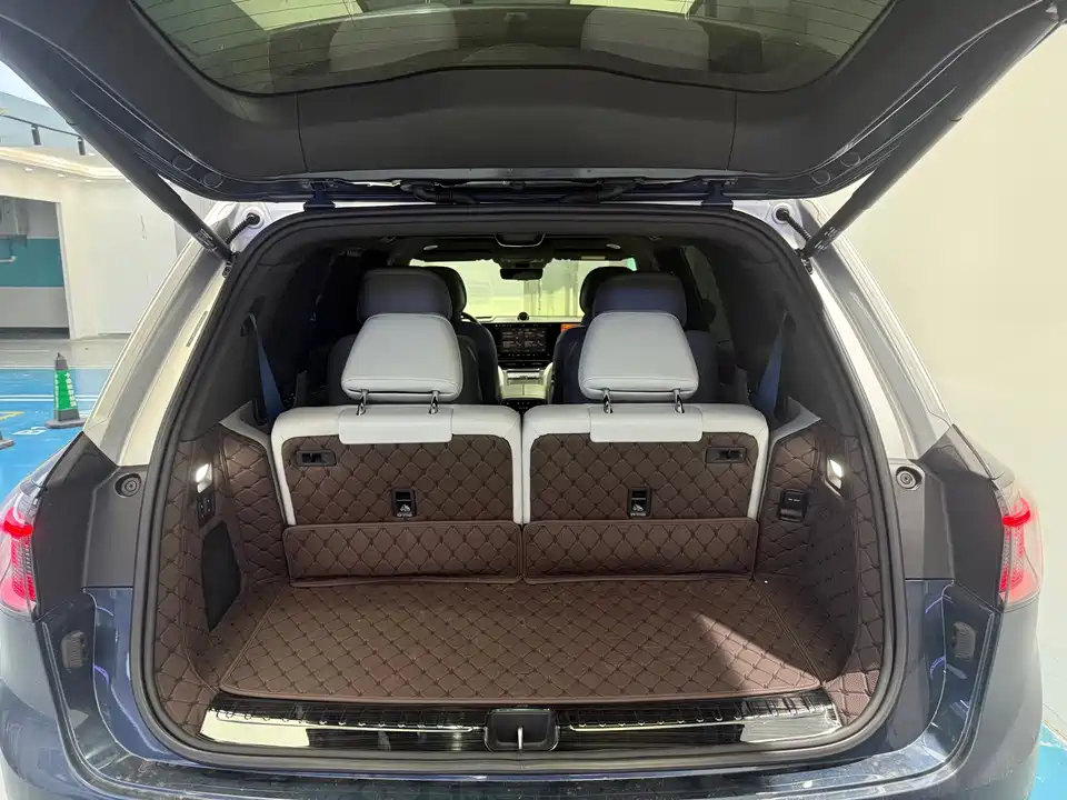 AITO Ask the world M9