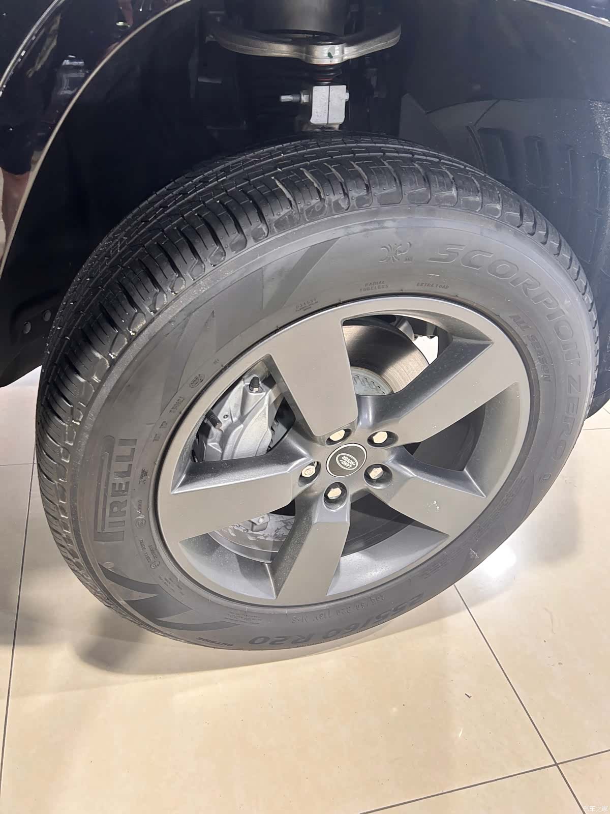 Land Rover Defender, 2025 11