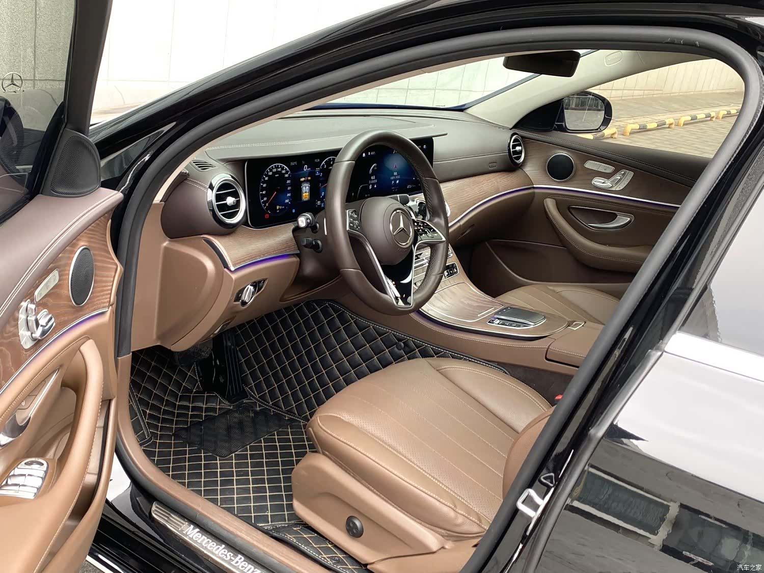 Mercedes-Benz E-Class, 2023 4