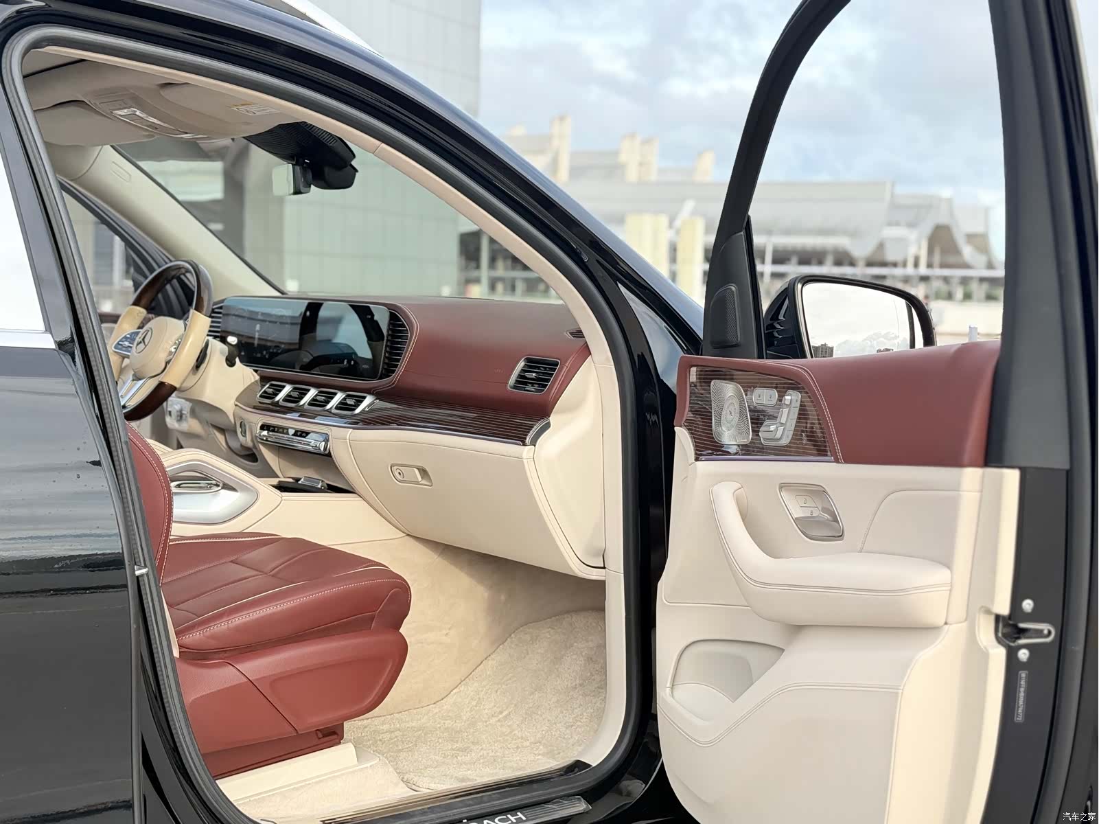 Maybach GLS, 2023 6