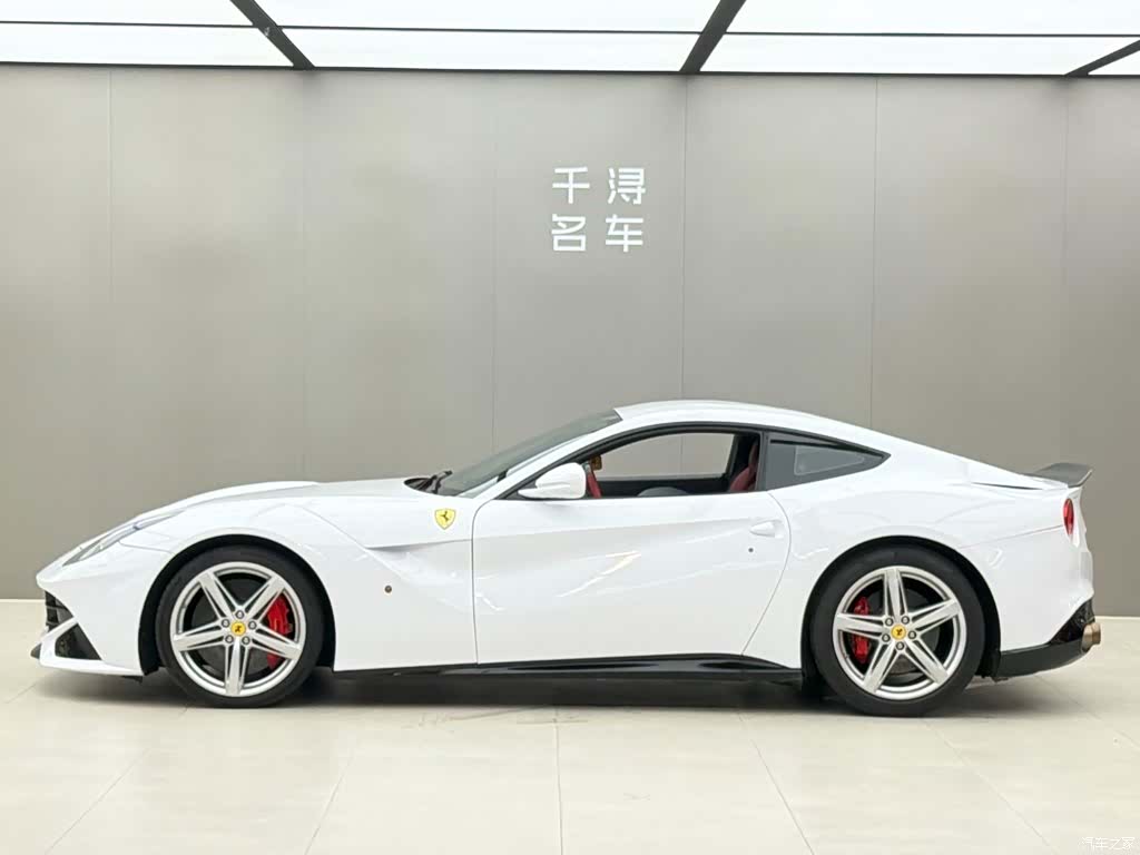 Ferrari F12ber, 2013 3