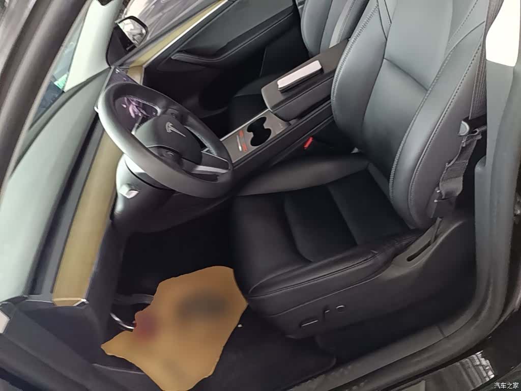 Tesla Model Y, 2023 15