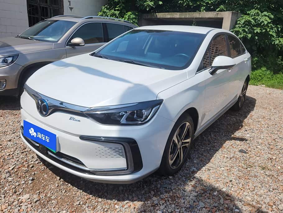 BAIC EU5