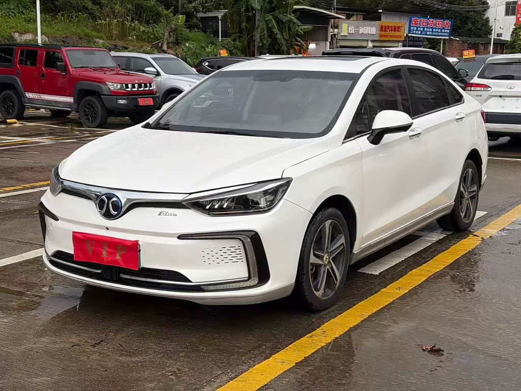 BAIC EU5