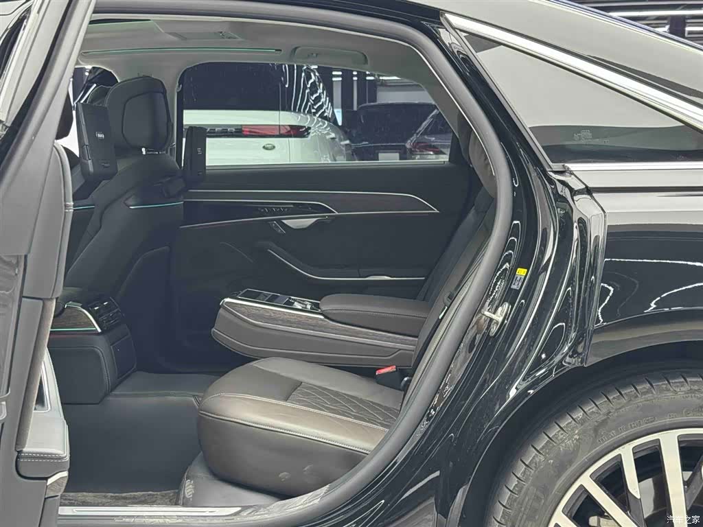 Audi A8L, 2024 7