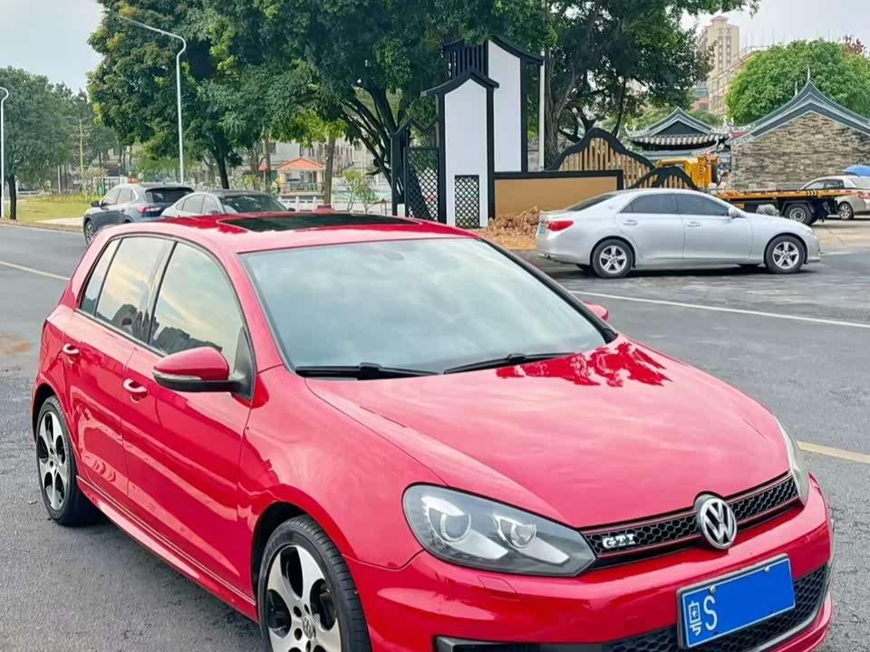Volkswagen Golf GTI