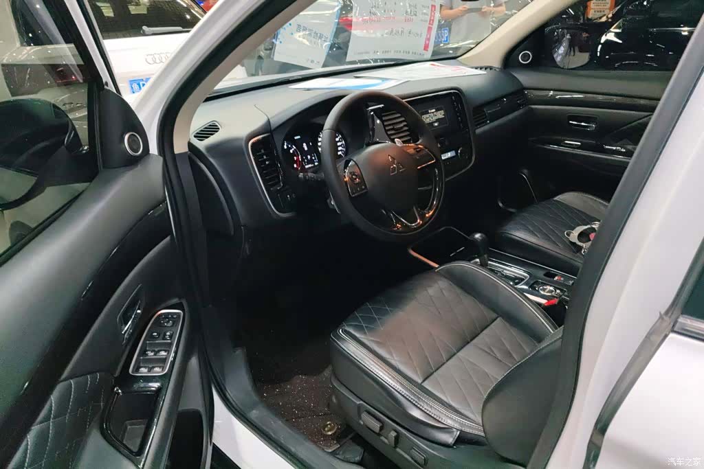 Mitsubishi Outlander, 2020 9