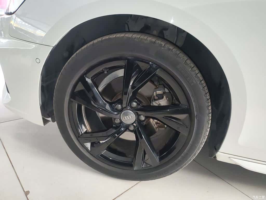 Audi A4L, 2020 25