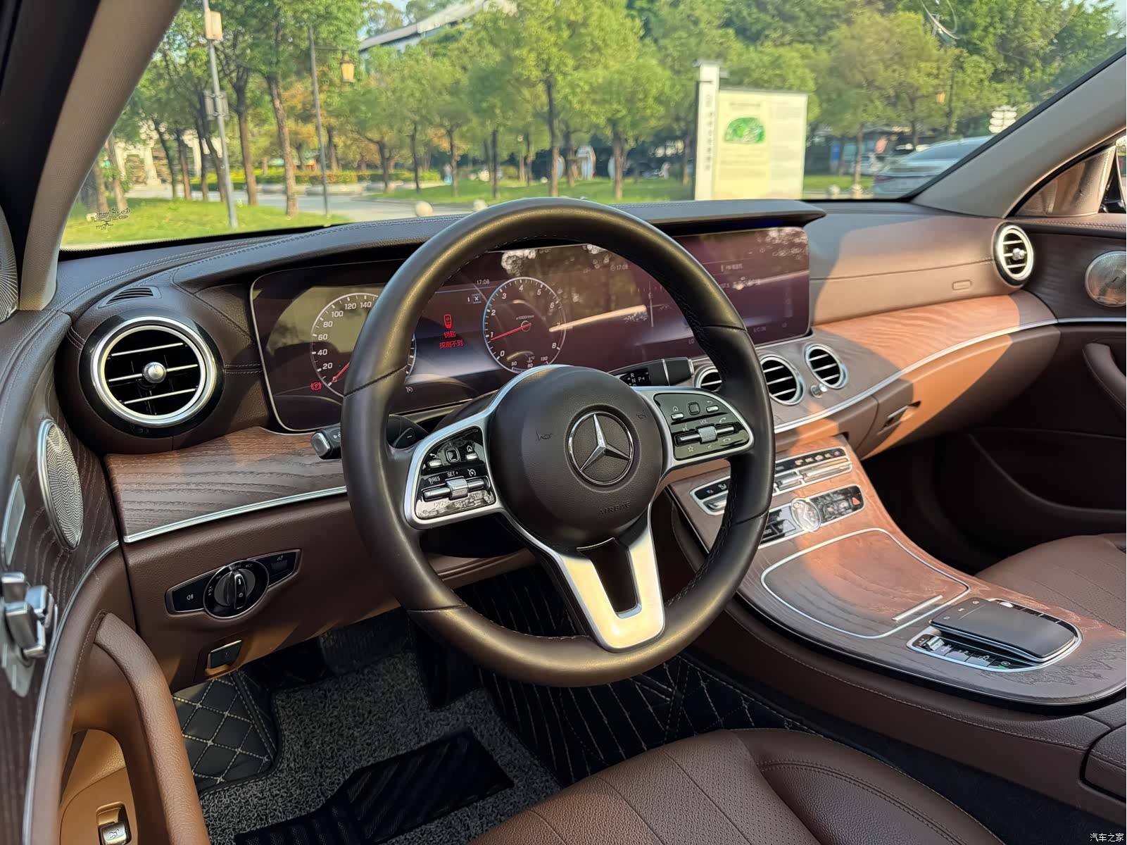 Mercedes-Benz E-Class, 2019 13
