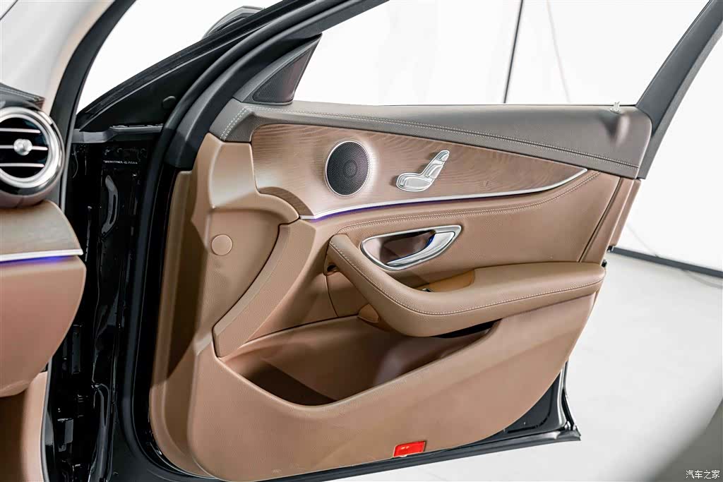 Mercedes-Benz E-Class, 2018 13
