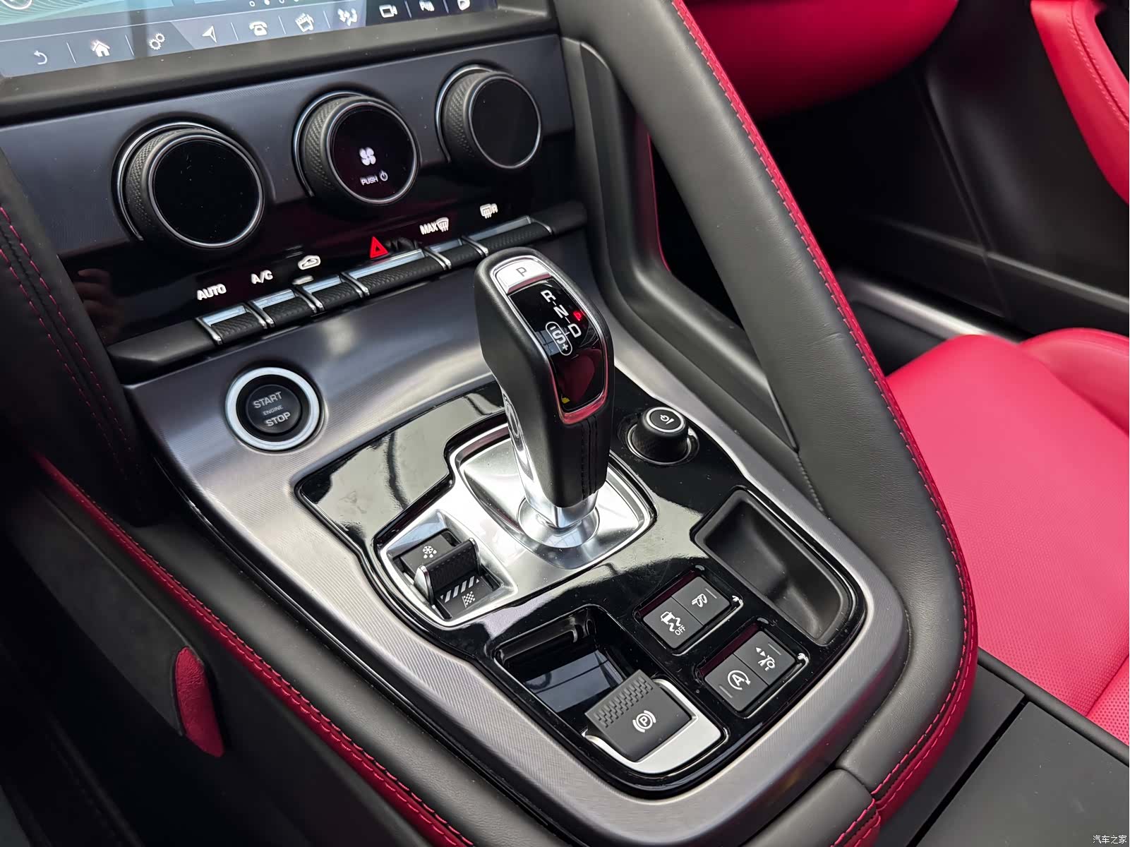 Jaguar F-TYPE, 2024 24
