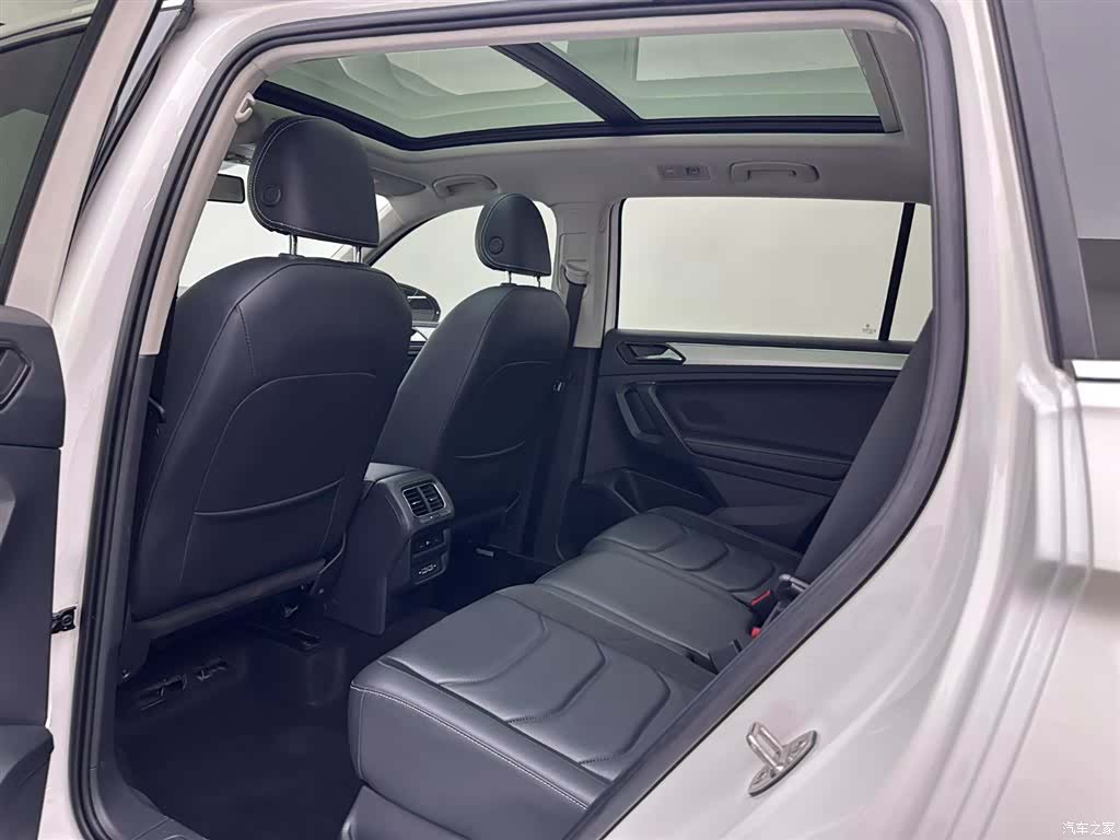 Volkswagen Tiguan L, 2020 20