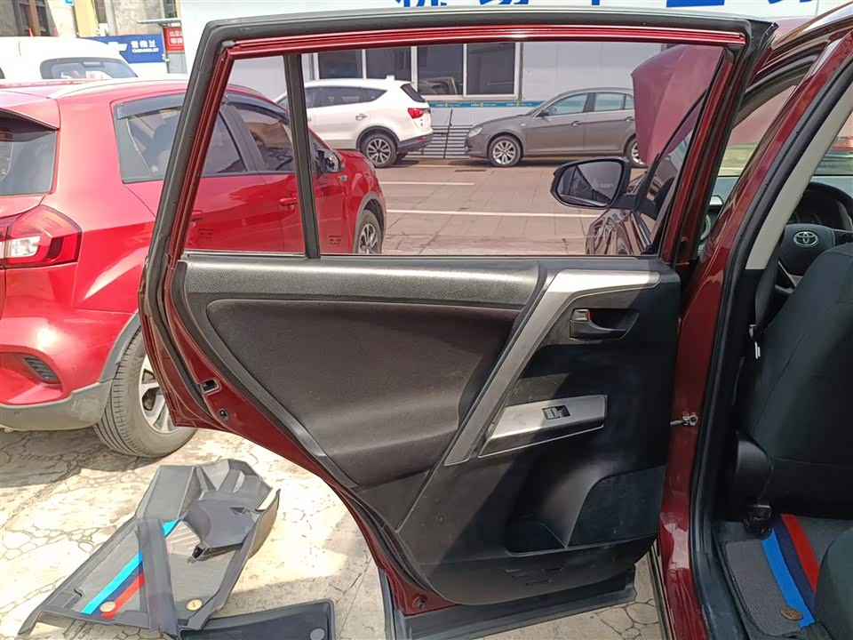 Toyota RAV4 Rongfang