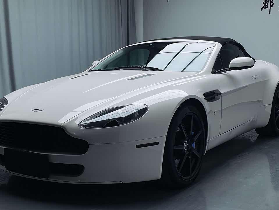 Aston Martin V8 Vantage