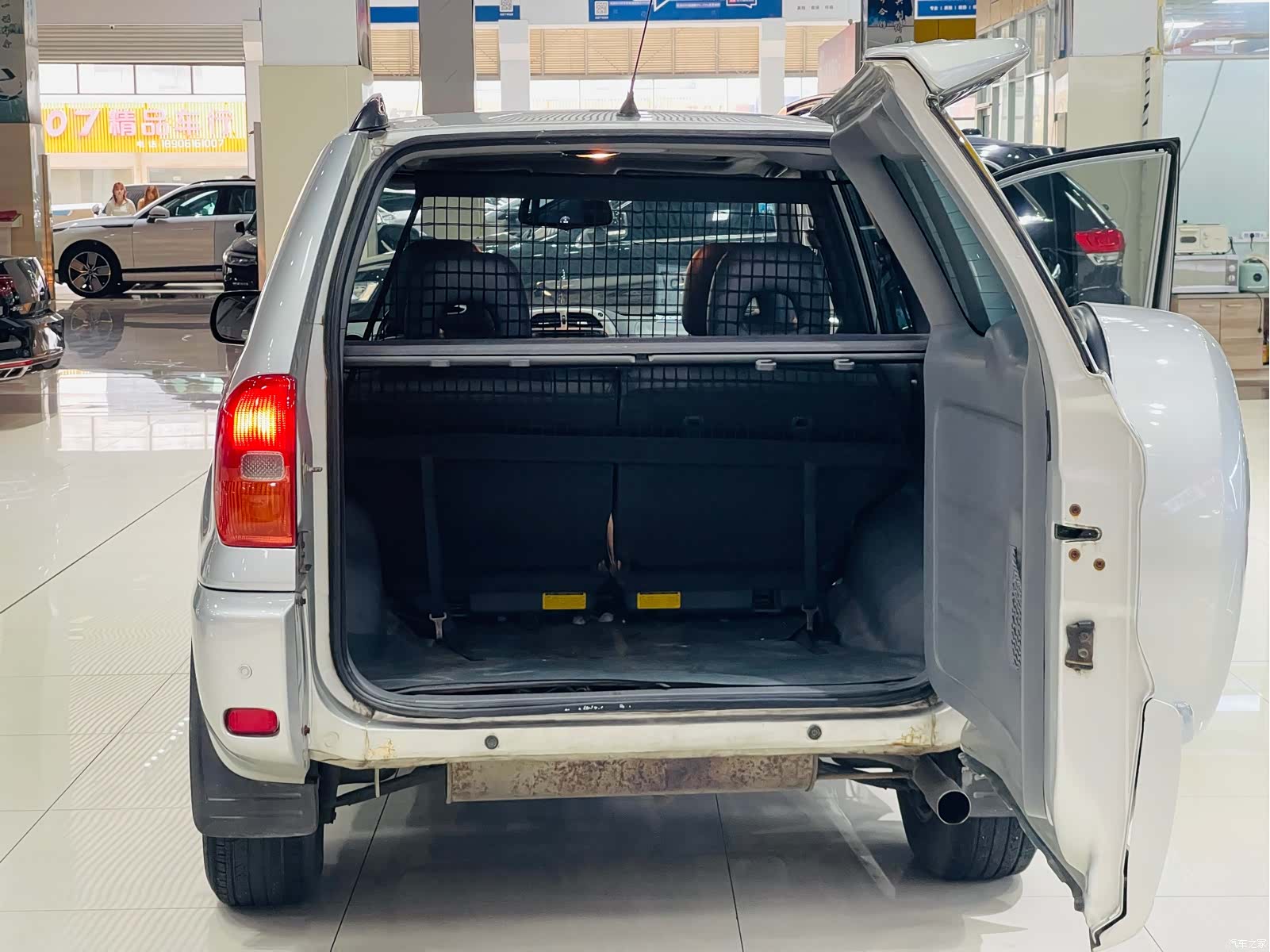 Toyota RAV4, 2004 15