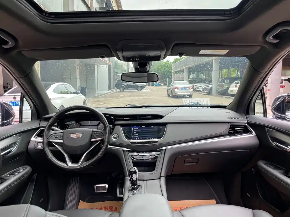 Cadillac XT6