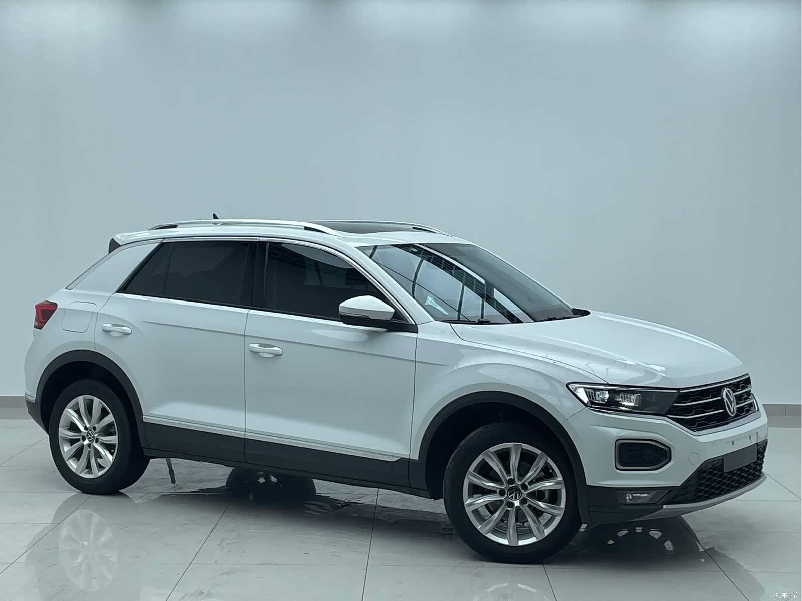 Volkswagen T-ROC, 2023 2