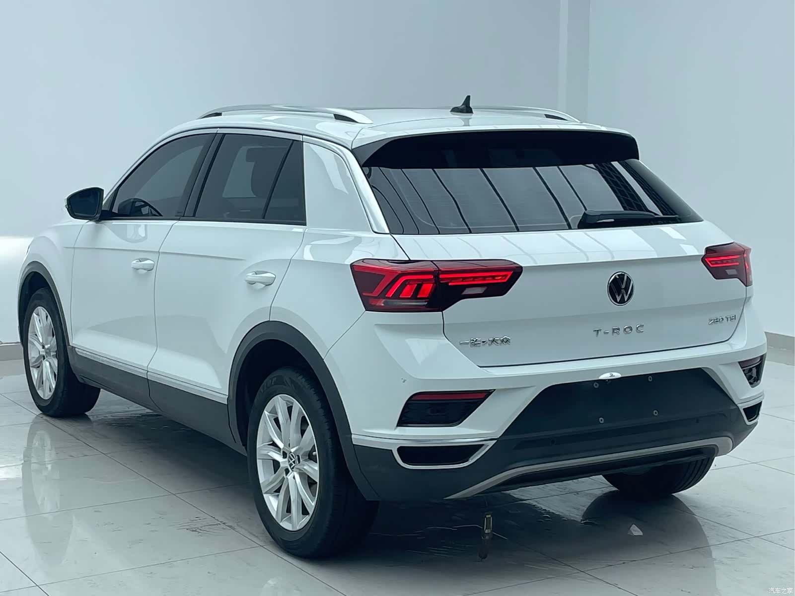 Volkswagen T-ROC, 2023 9