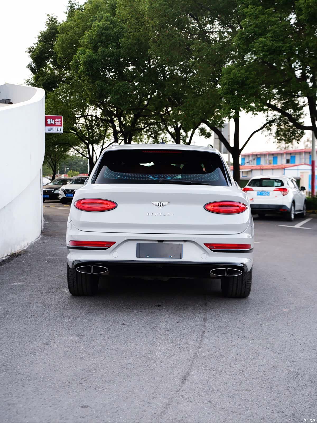 Bentley Bentayga, 2020 2