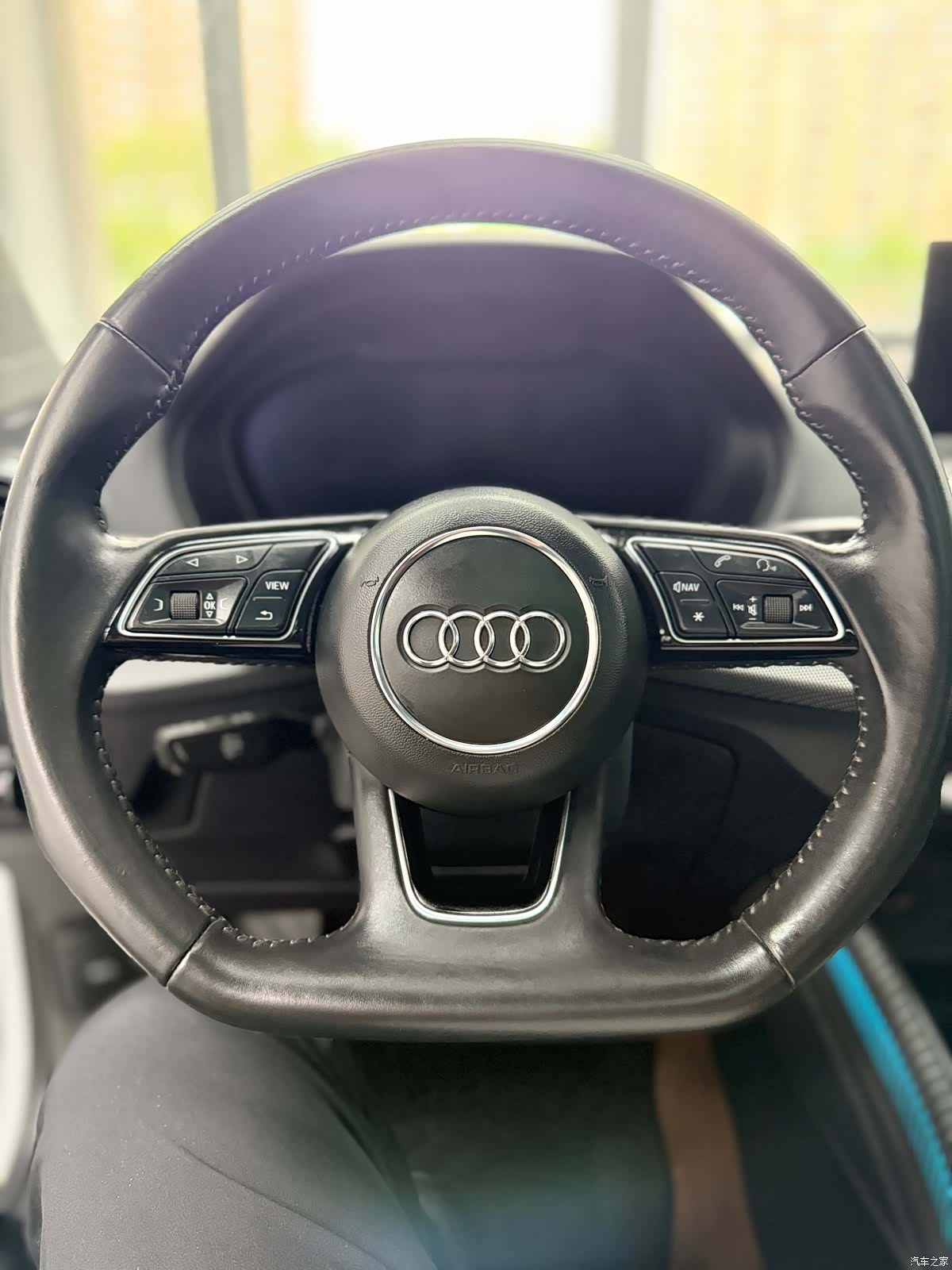 Audi Q2L, 2022 13