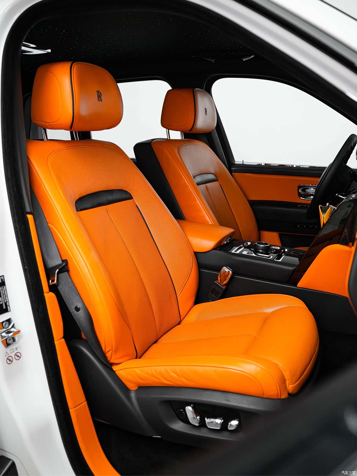 Rolls-Royce Cullinan, 2022 24