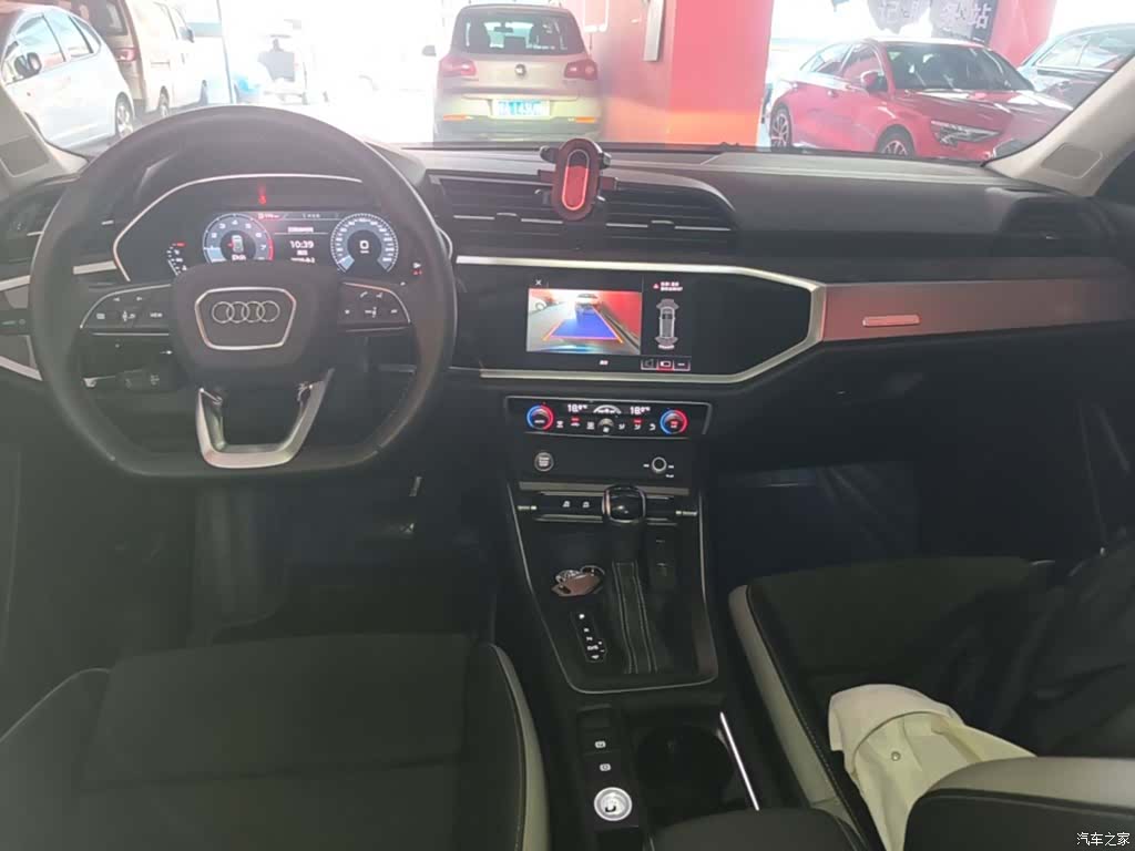 Audi Q3, 2020 10
