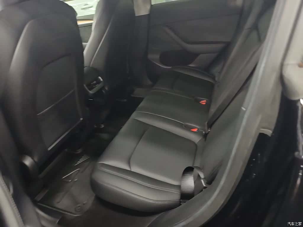 Tesla Model Y, 2022 17