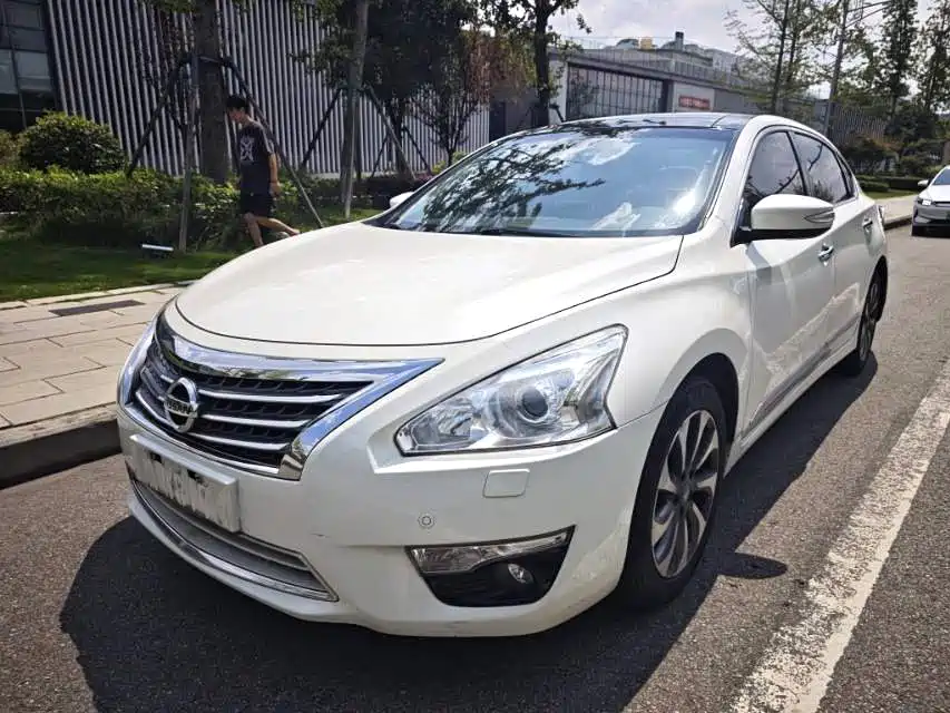 Nissan Teana