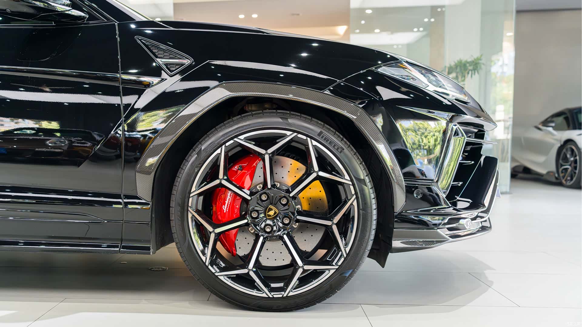 Lamborghini Urus, 2023 21
